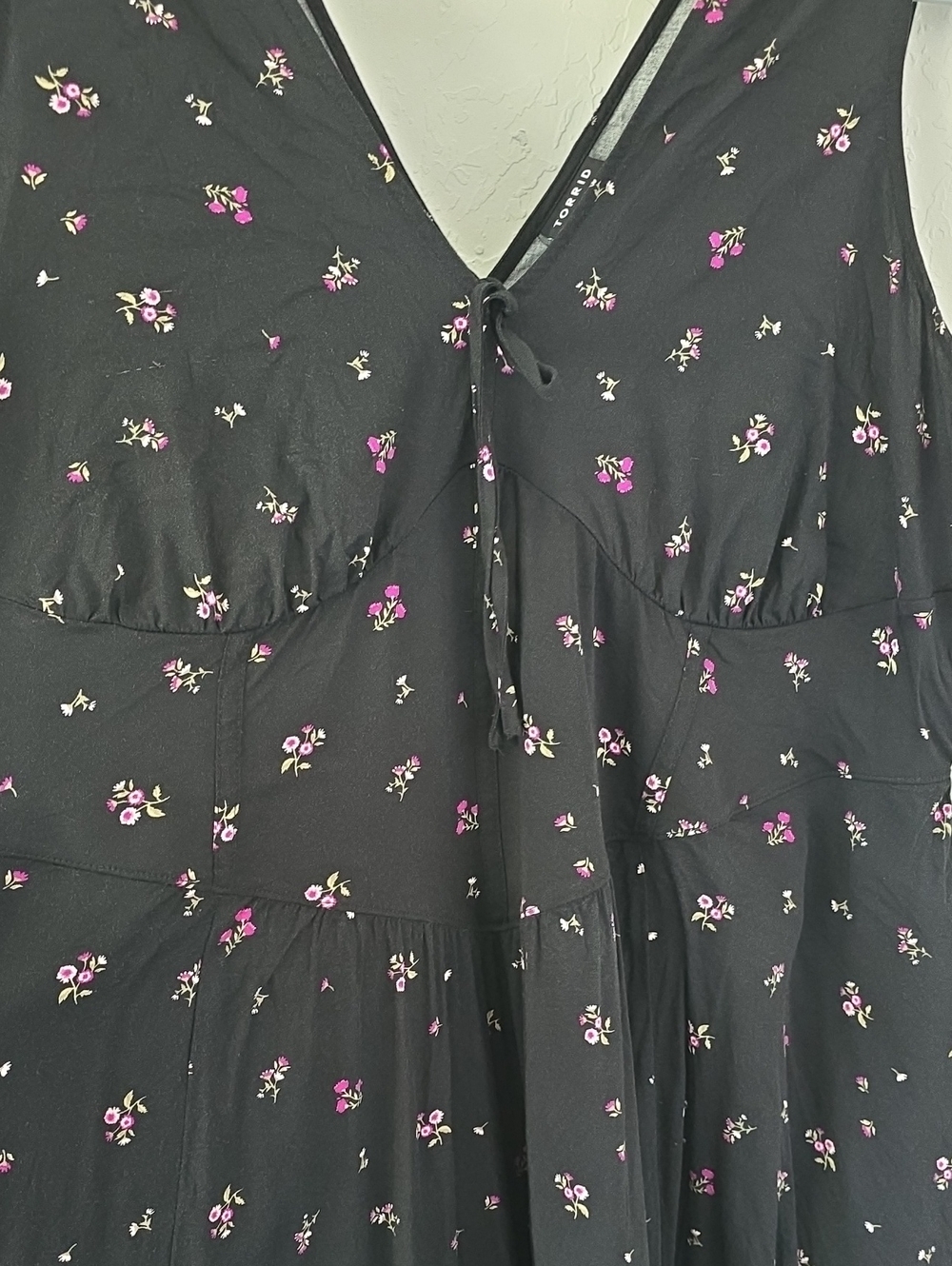 NWOT Black Floral Torrid Dress Size 3x - Picture 2 of 3